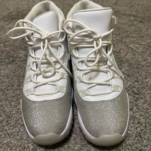 2019
Wmns Air Jordan 11 Retro 'Vast Grey' size 10.5